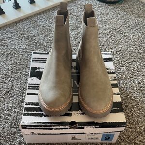 DV Women's Taupe Chelsea Boots